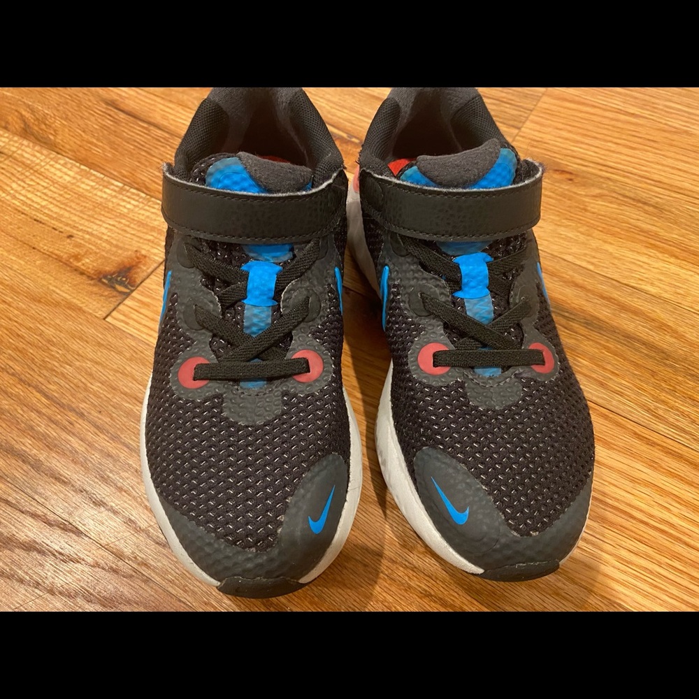 Nike renew sneakers - 1.5y